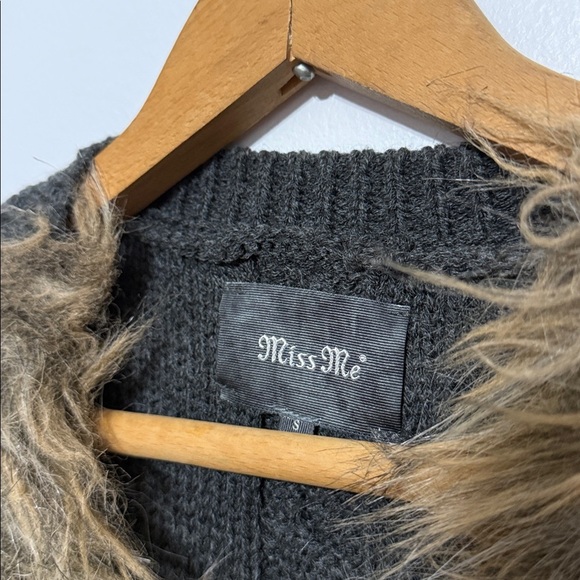Miss Me Faux Fur Beaded Boho Sweater Vest - Picture 4 of 8